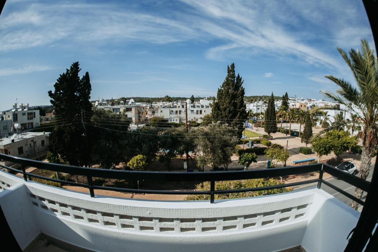 Ovis Hotel Apartments Ayia Napa Exteriör bild