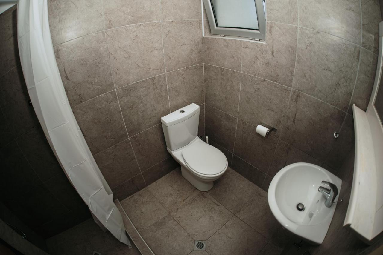 Ovis Hotel Apartments Ayia Napa Exteriör bild
