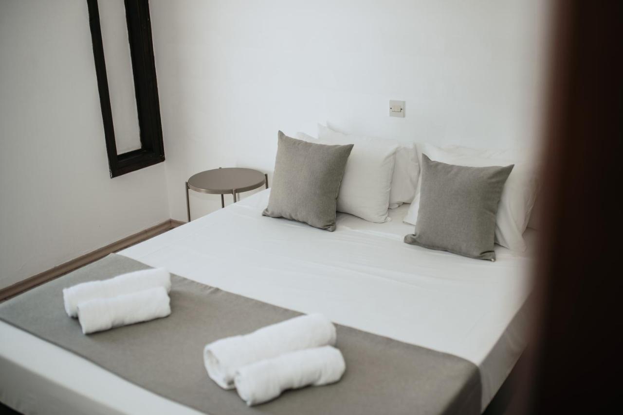 Ovis Hotel Apartments Ayia Napa Exteriör bild