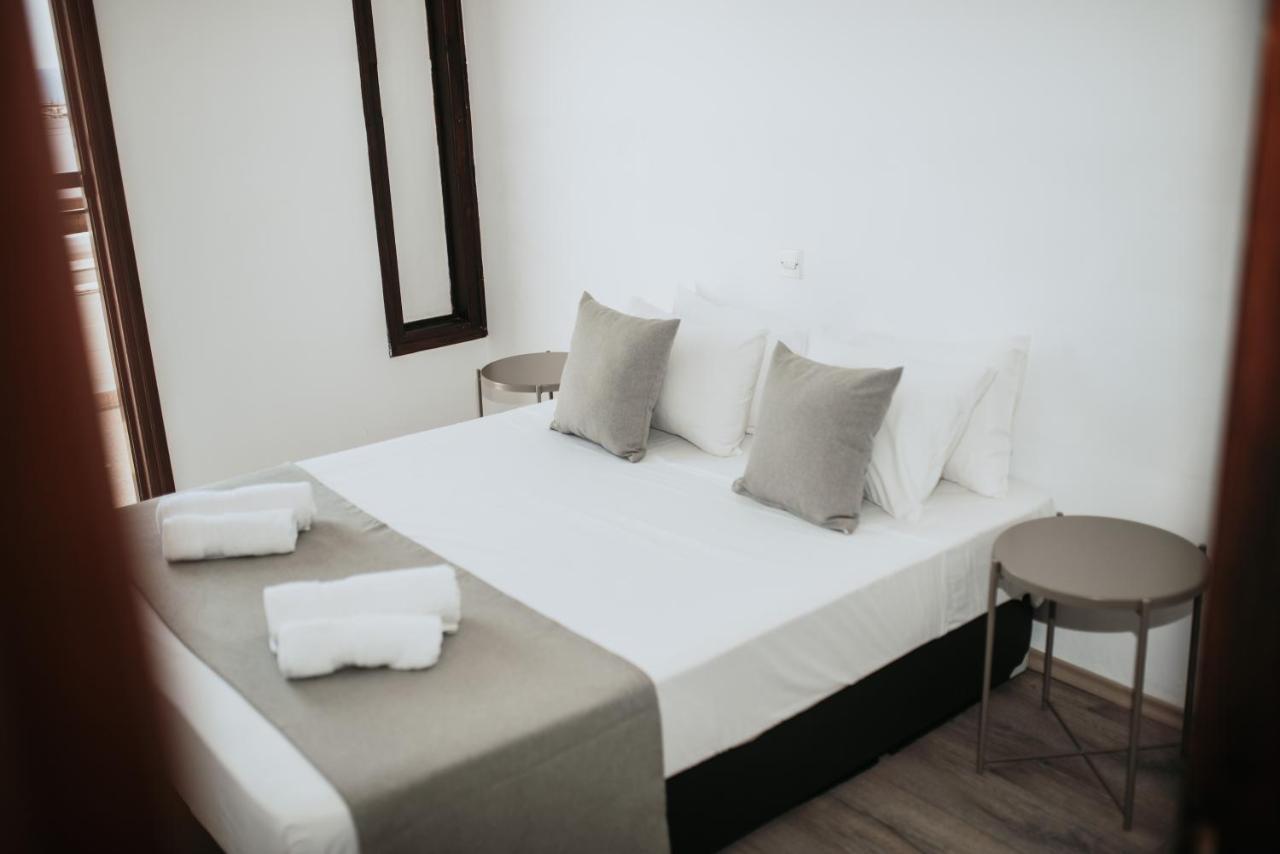 Ovis Hotel Apartments Ayia Napa Exteriör bild