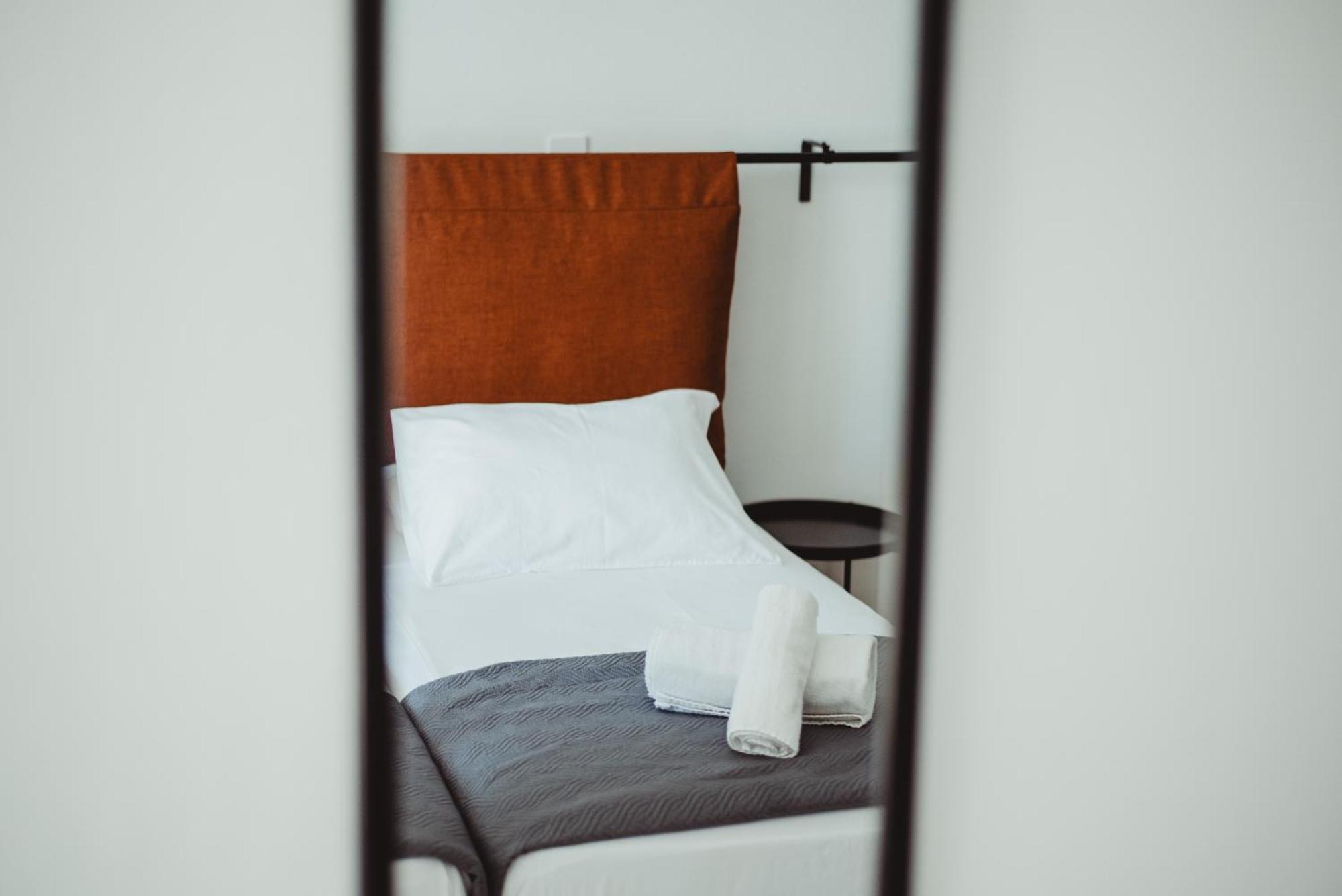 Ovis Hotel Apartments Ayia Napa Exteriör bild