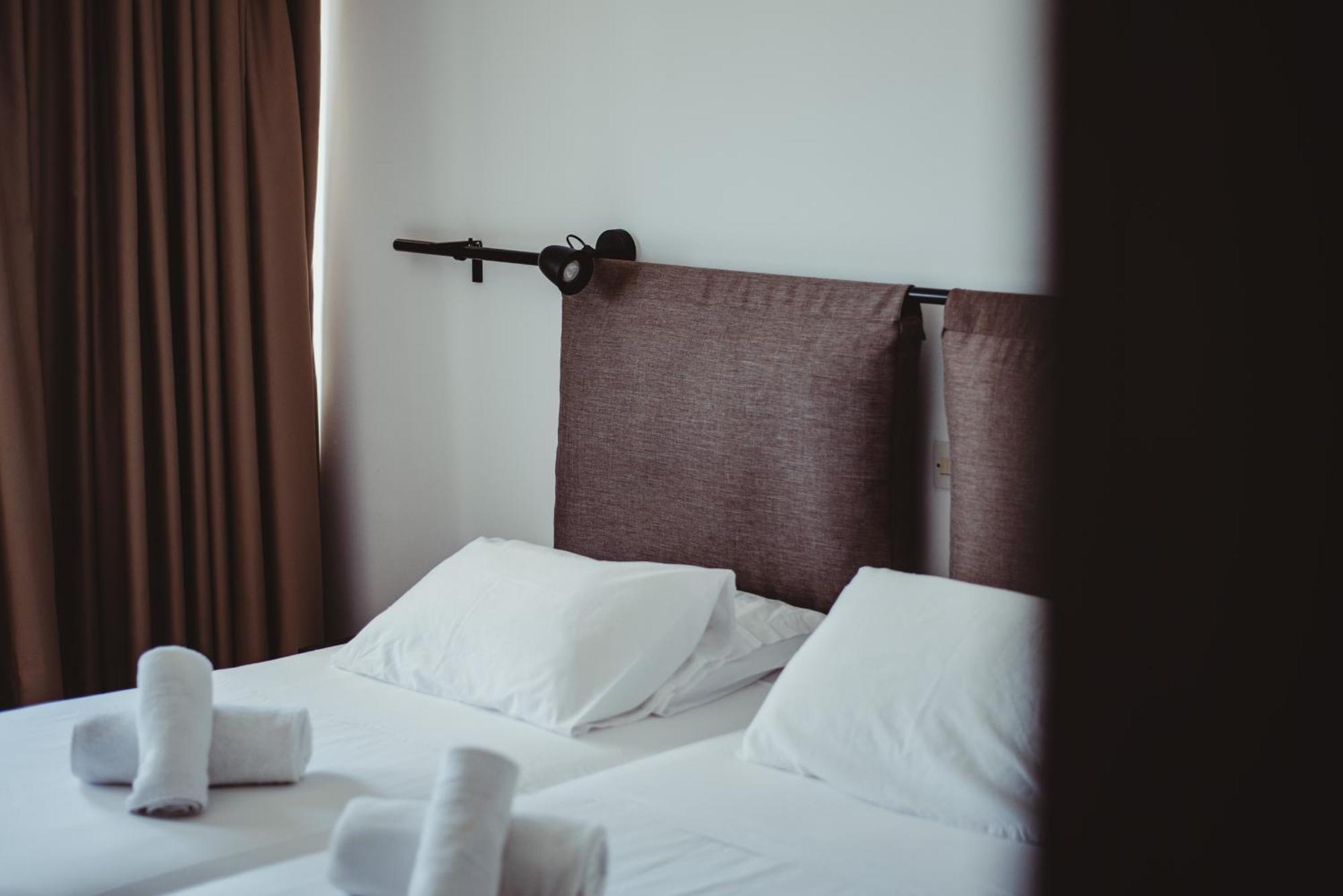 Ovis Hotel Apartments Ayia Napa Exteriör bild